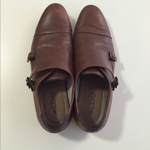 Men's dress shoes